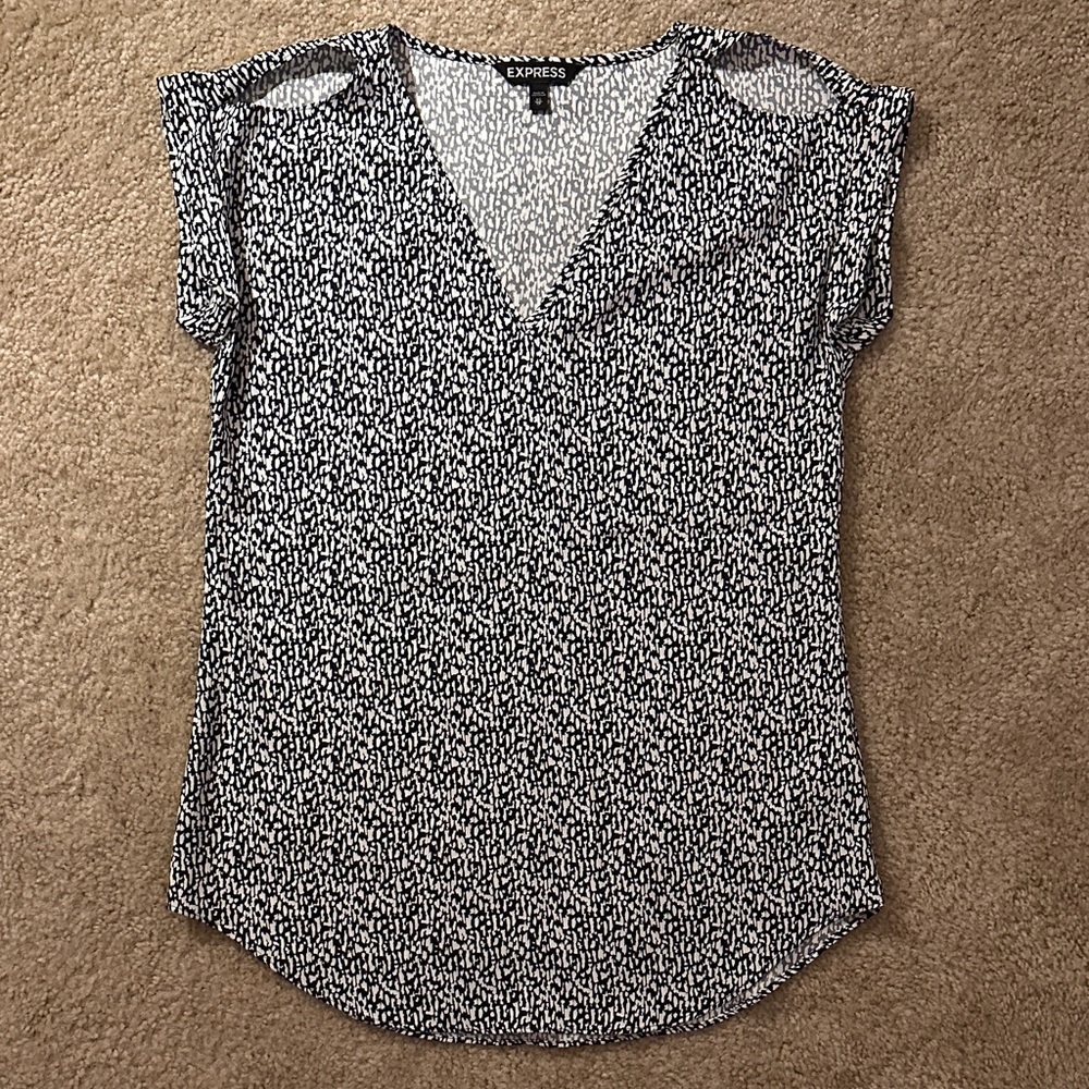 Express Black & White Short Sleeve V-Neck Tee Size XS